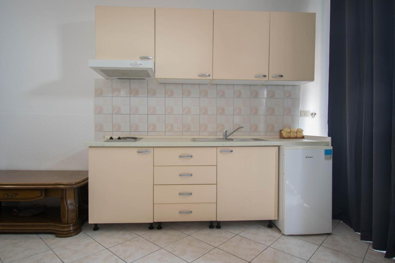 Apartments Manuela - Baska Voda Luaran gambar